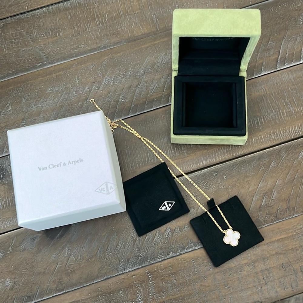 Vintage Alhambra pendant - Van Cleef